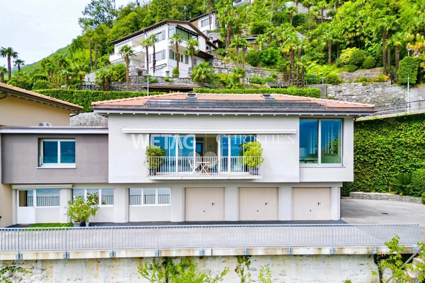 Ronco sopra Ascona : Villa moderne bifamiliale avec deux appartements et magnifique vue sur le lac à vendre - Photo 13 sur 13