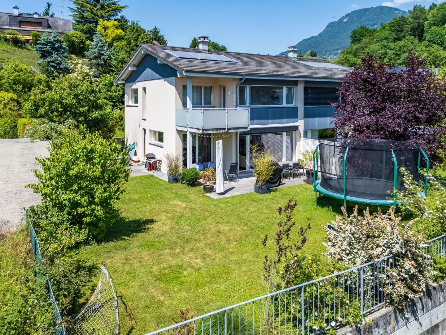 Semi-Detached House 5.5 Rooms - Photo 1 of 13