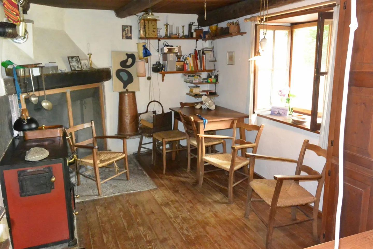 Rustic Cottage with Atelier - Photo 4 of 18