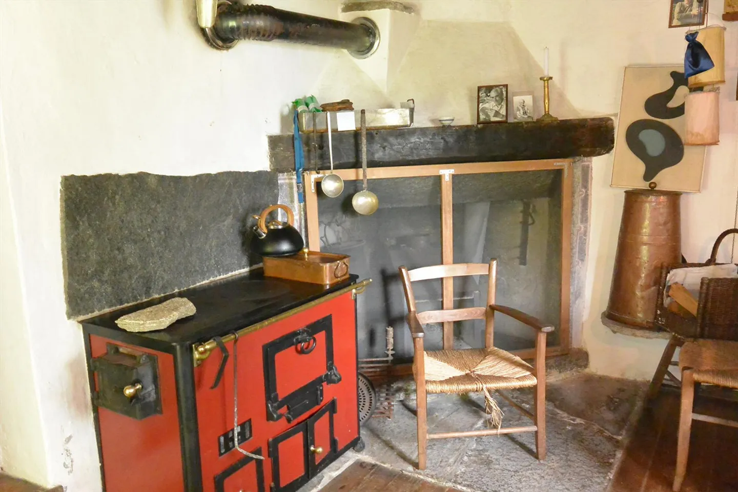 Rustic Cottage with Atelier - Photo 5 of 18