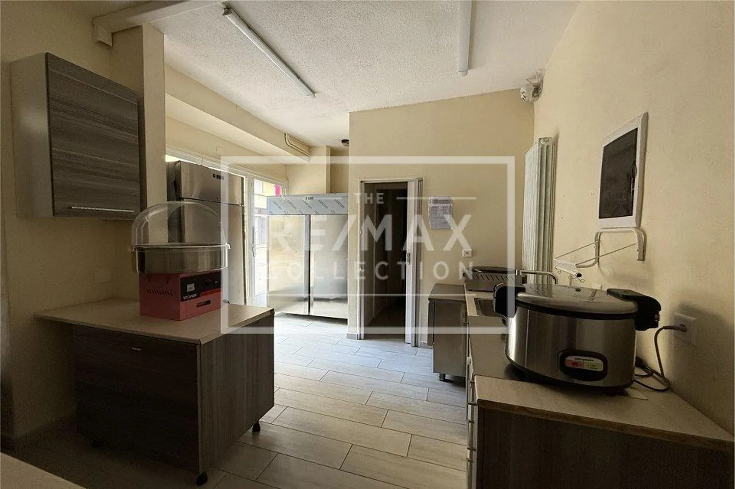 Espace idéal pour votre entreprise ! Locaux commerciaux à Loreto - Photo 9 sur 11