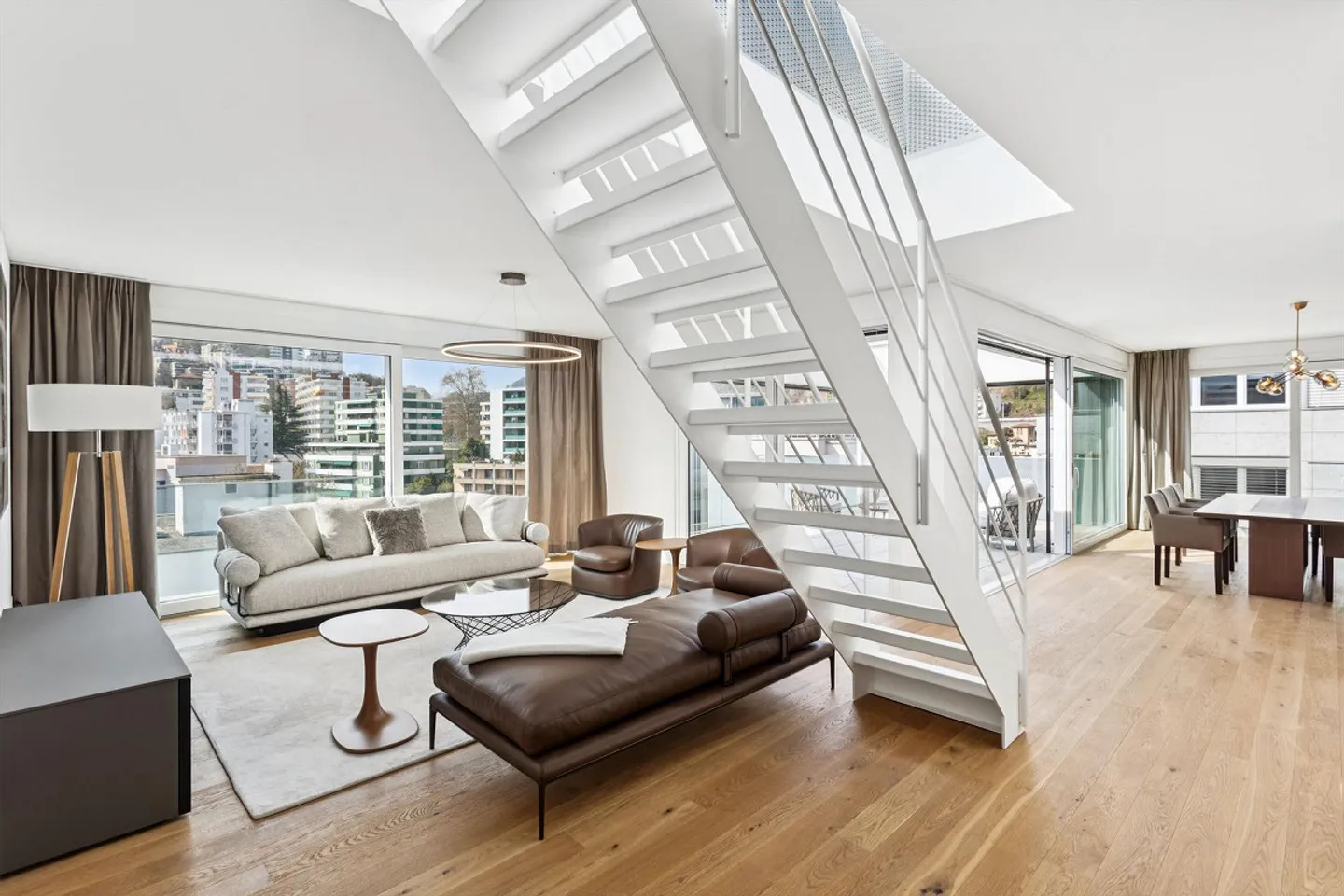 In the heart of Paradiso, 3.5-room penthouse with terrace and roof garden - Photo 2 of 11