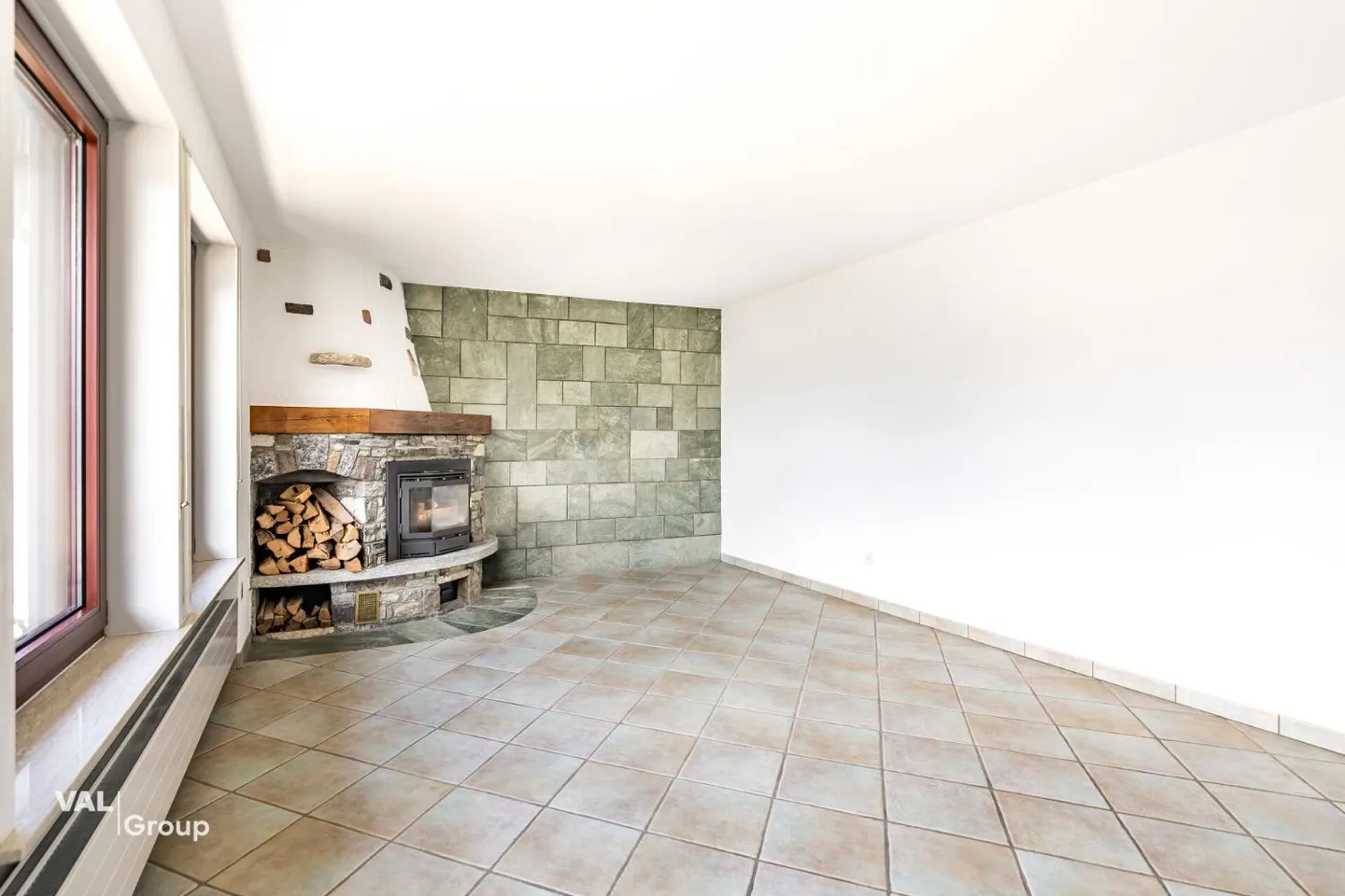 Exclusive Apartment with Stunning Views - Photo 3 of 13