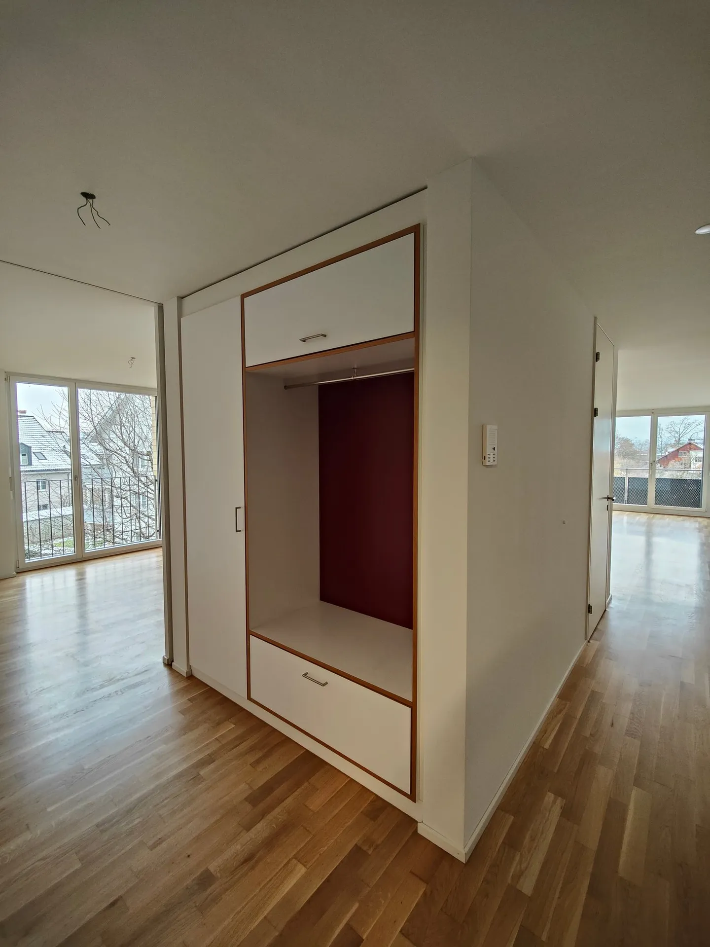 Modern apartment with garden seating area - Photo 8 of 11