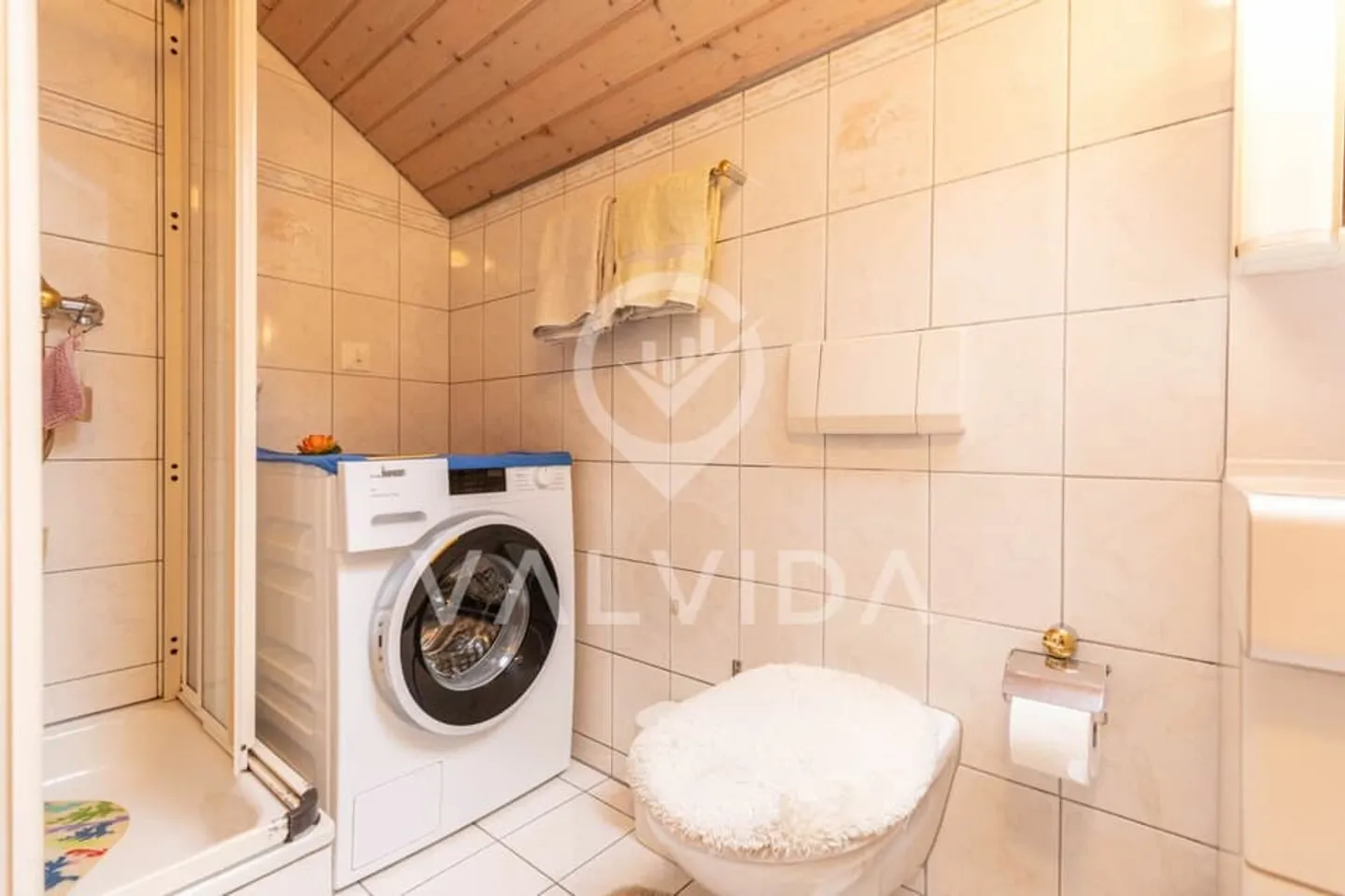 Attractive 4.5-room penthouse in a central location - Photo 4 of 13