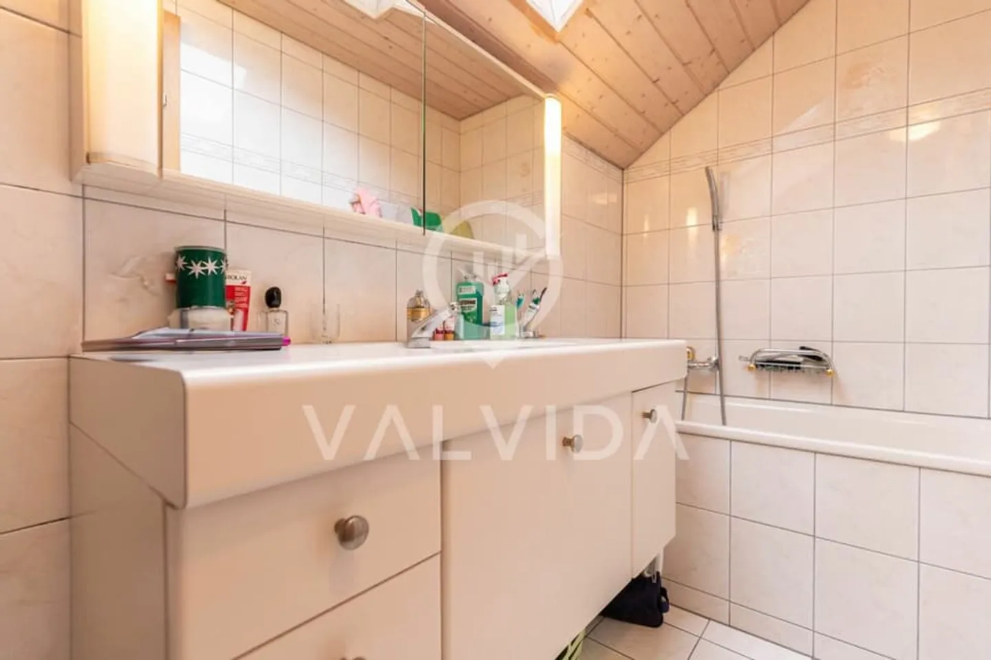 Attractive 4.5-room penthouse in a central location - Photo 5 of 13