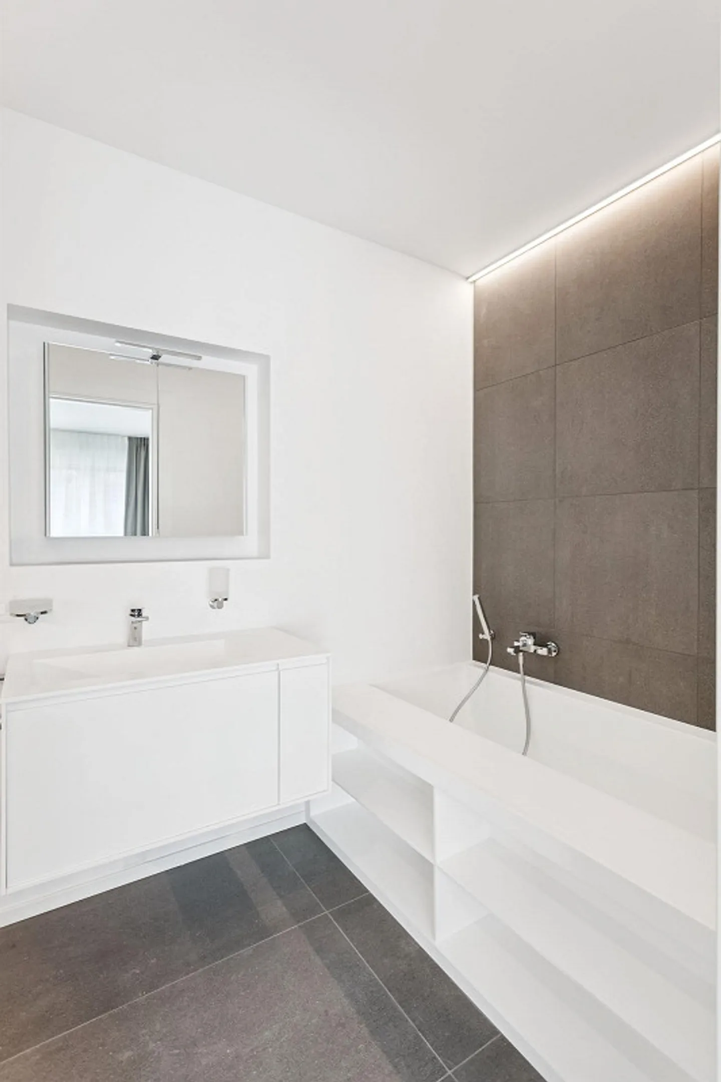 In the heart of Paradiso, 3.5-room penthouse with terrace and roof garden - Photo 10 of 11