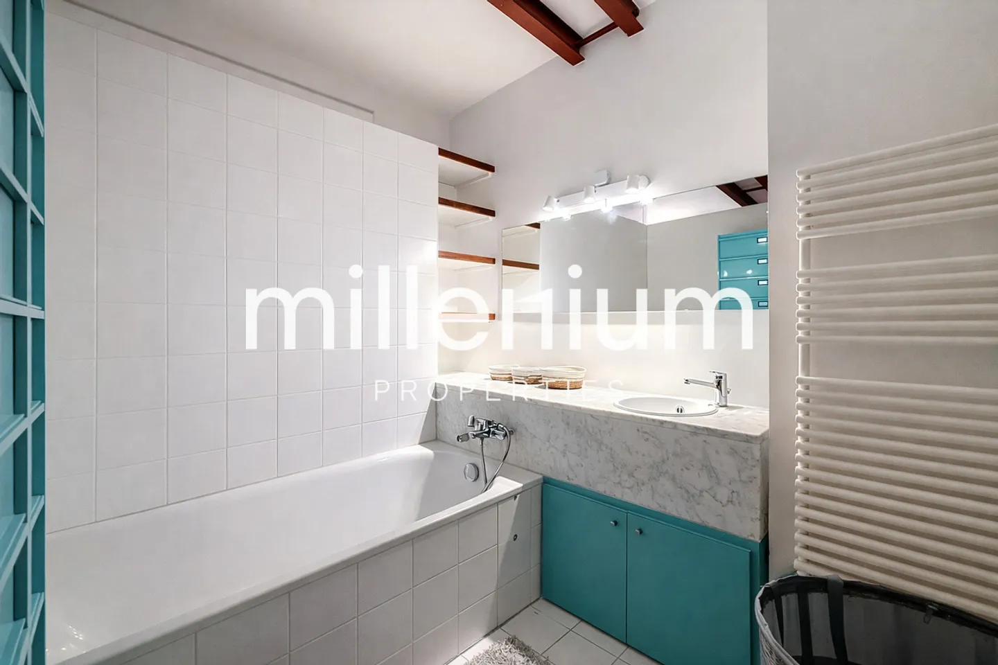 Beautiful architect-designed apartment in the heart of the Bains district - Photo 7 of 10