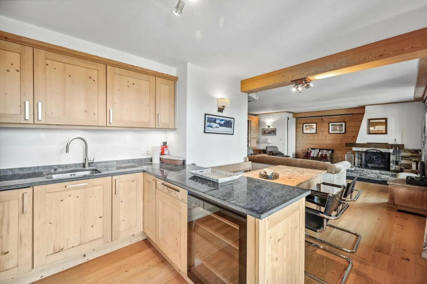 Le Granit: Appartement rénové de 4 chambres au Domaine de la Résidence - Photo 16 sur 26