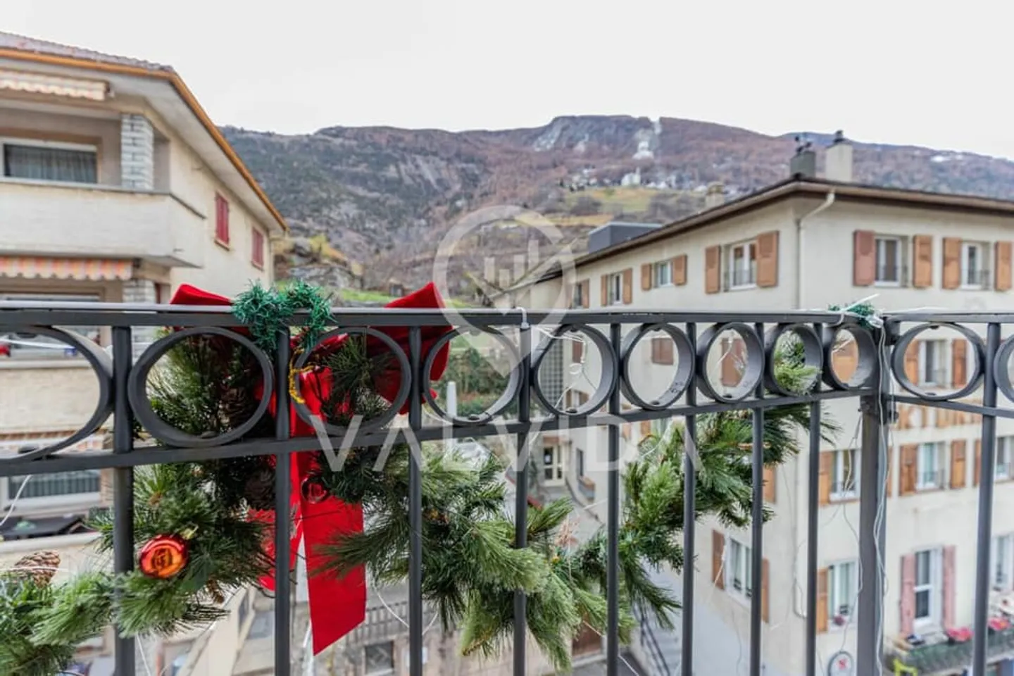 Attractive 4.5-room penthouse in a central location - Photo 12 of 13