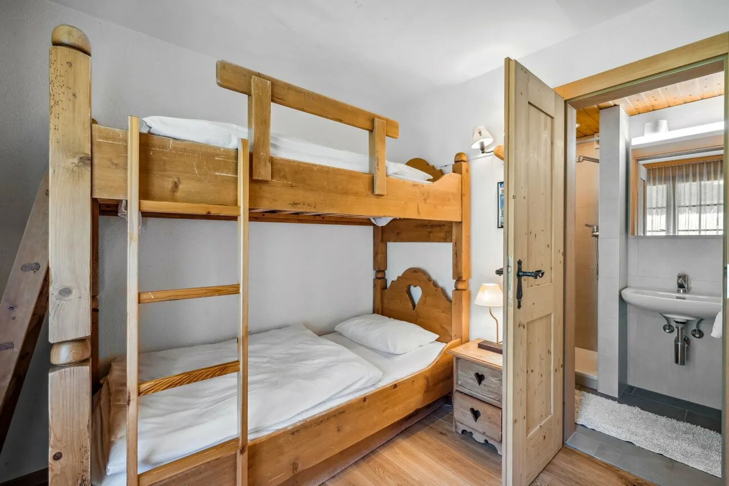 Le Granit: Appartement rénové de 4 chambres au Domaine de la Résidence - Photo 19 sur 26