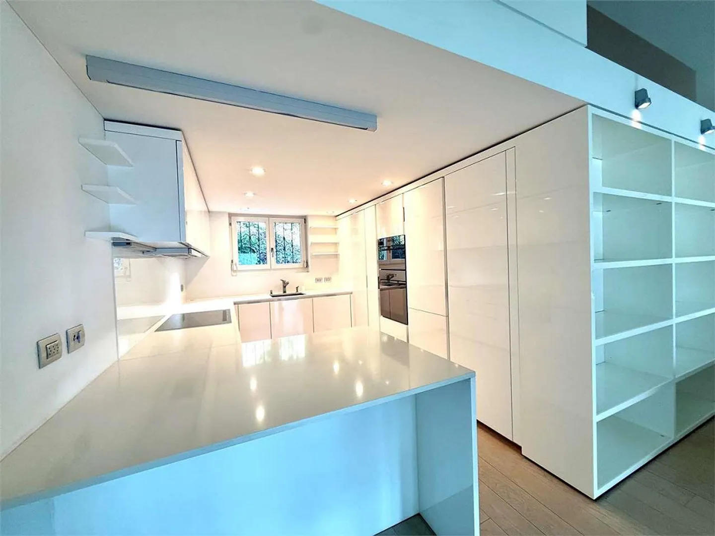 Appartement de 2,5 pièces, meublé, avec jardin et balcon à Morcote - Photo 6 sur 13