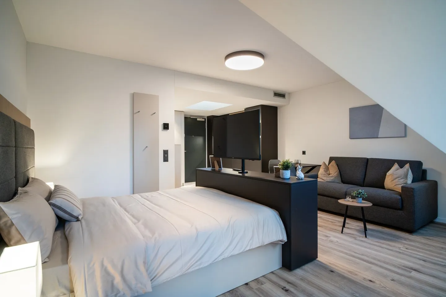 Last available Apartments at City Pop Zürich Oerlikon Central - Photo 3 of 19