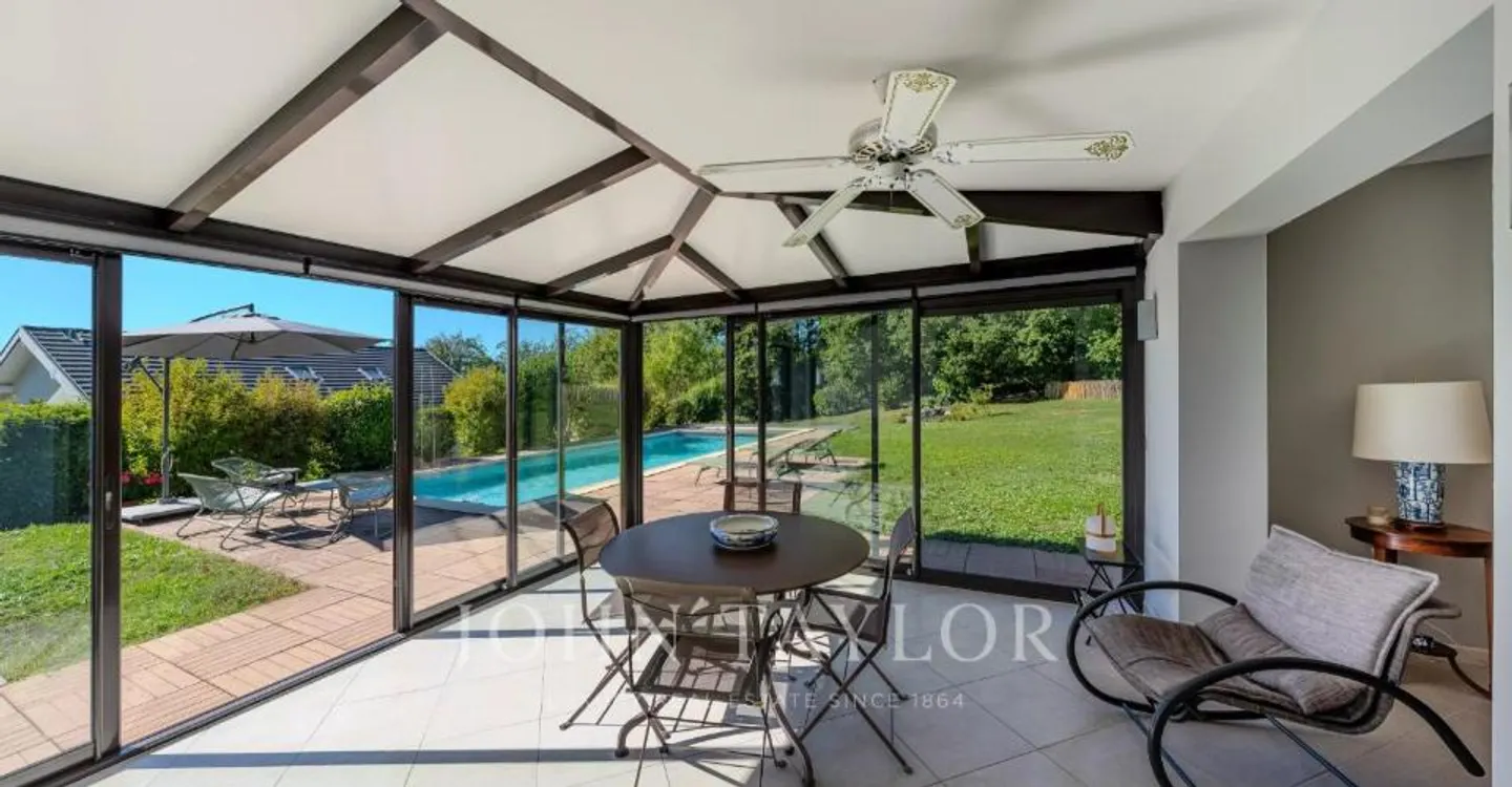 Villa with pool, lake and Mont-Blanc view - Photo 4 of 9