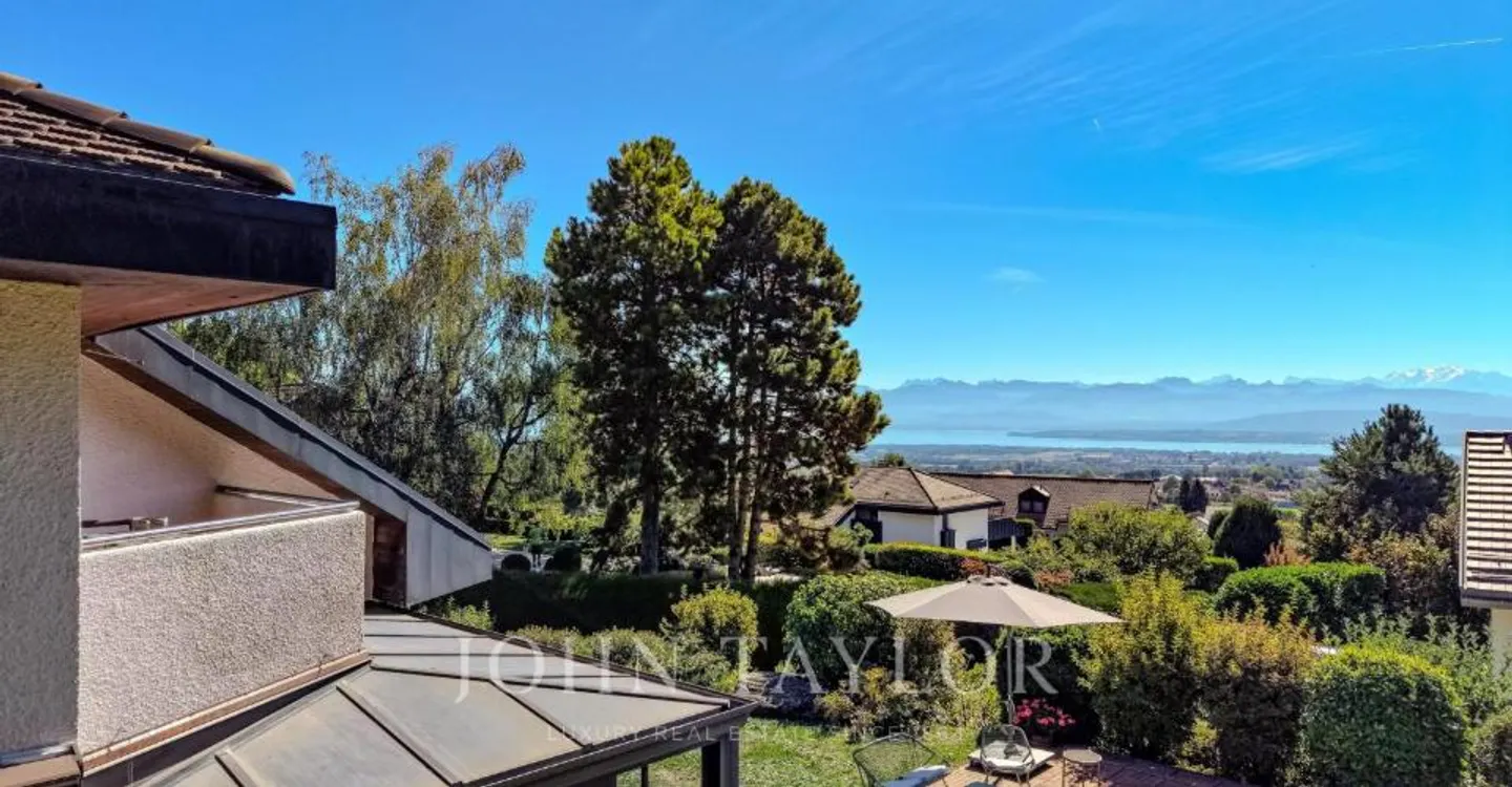 Villa with pool, lake and Mont-Blanc view - Photo 9 of 9