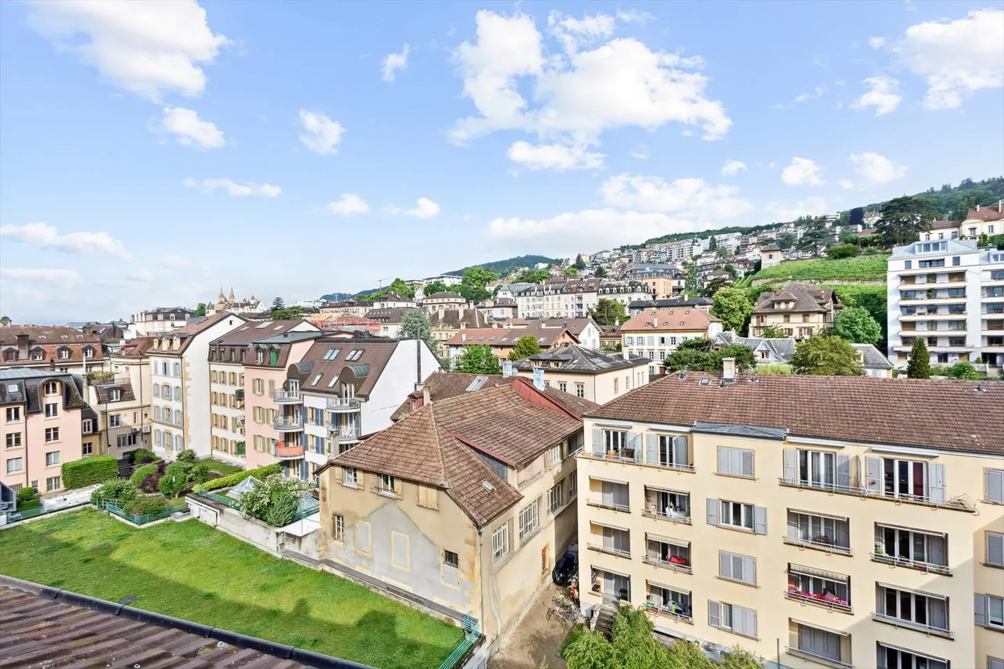 Camera arredata affascinante al 6° piano - Deposito gratuito! - Foto 6 di 6