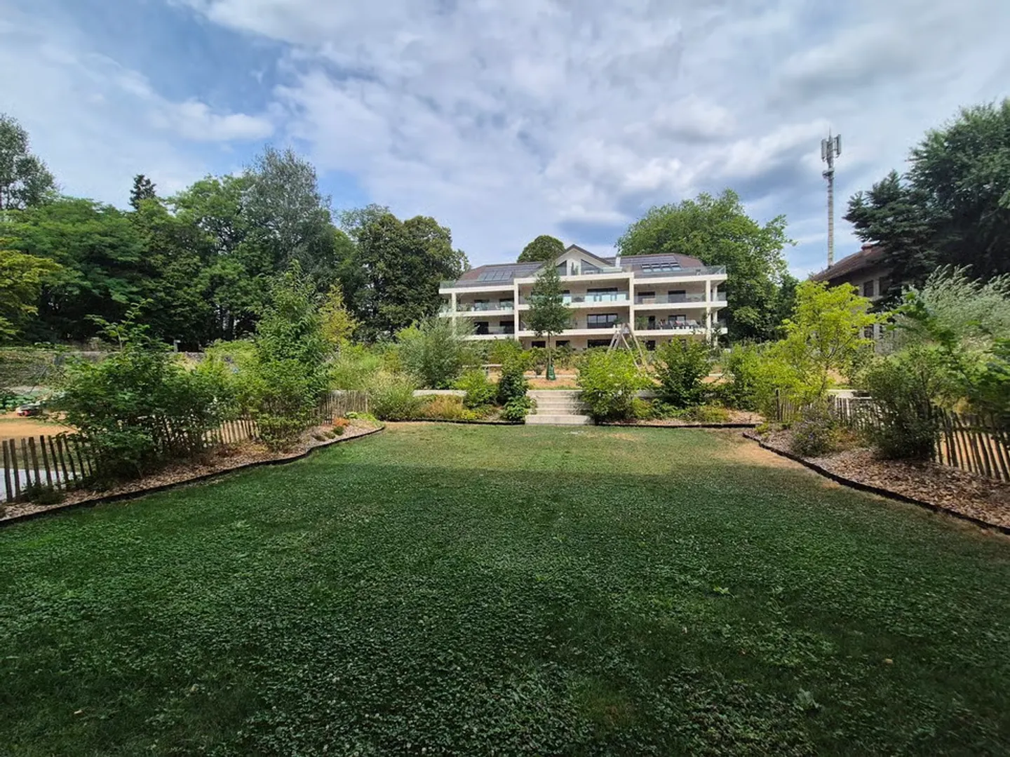New 3.5-room apartment 150 meters from the lake with large private garden - Photo 1 of 9