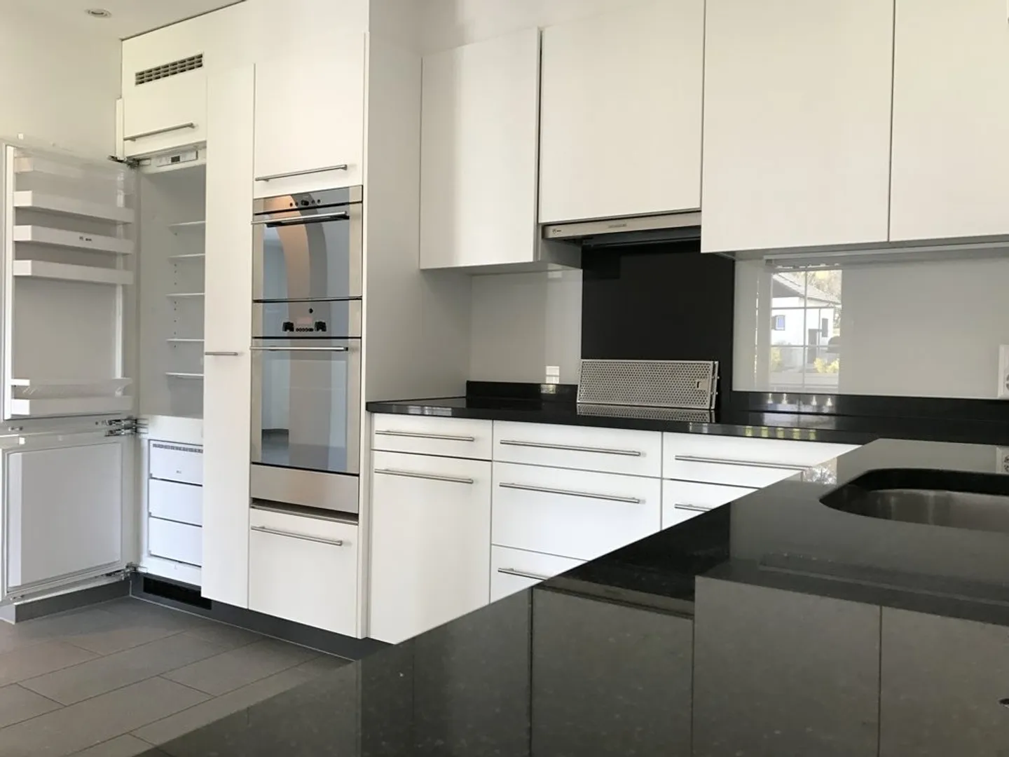 Grosszügige und helle 3.5 Zimmer-Wohnung zu vermieten - Foto 3 von 8