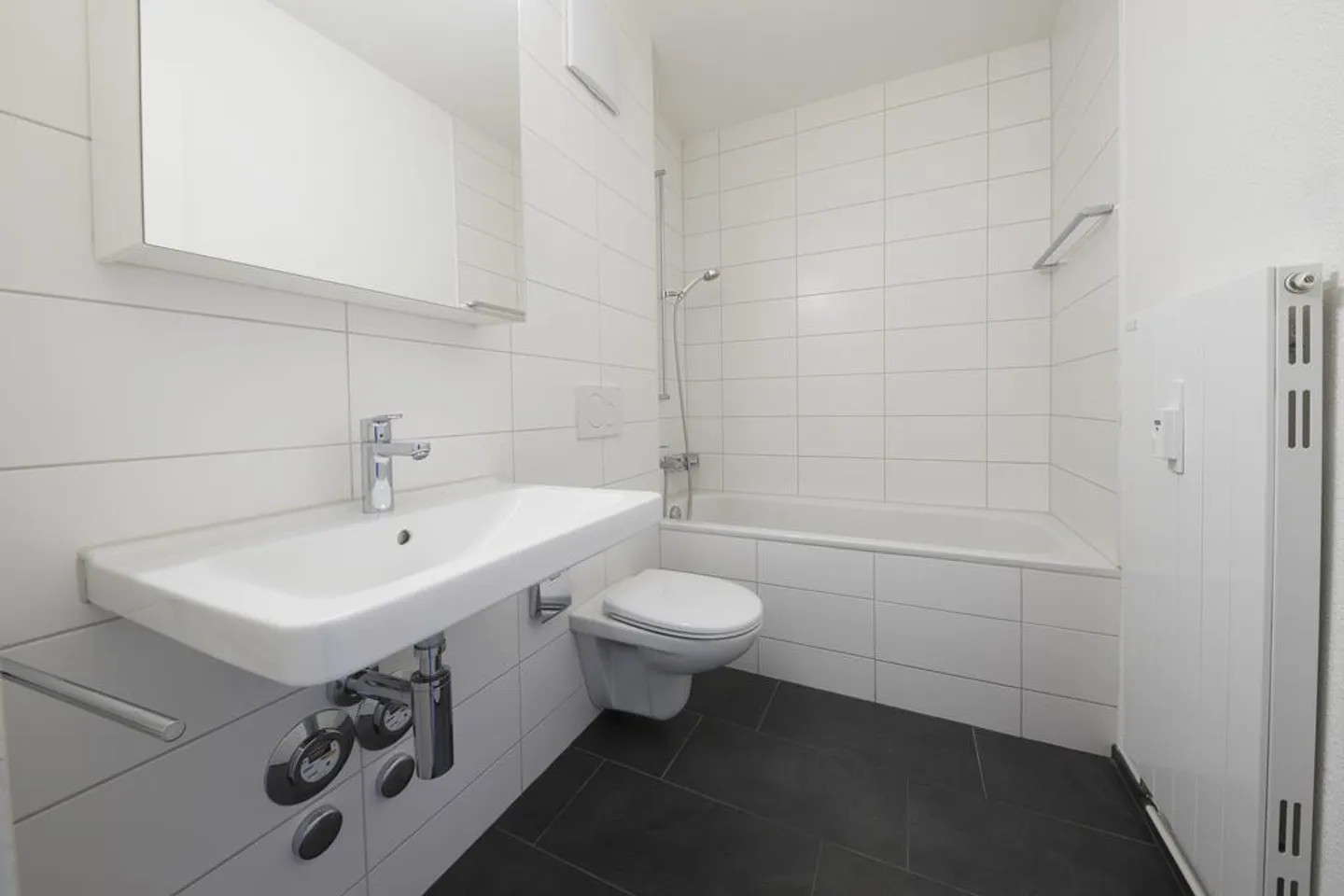Vivere in un tranquillo quartiere residenziale - Foto 3 di 8