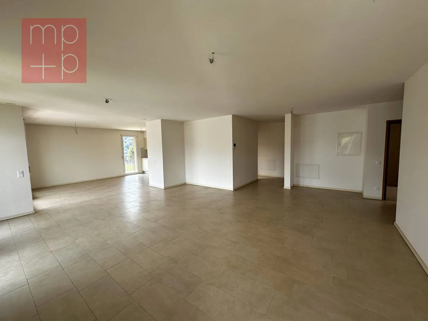 Penthouse - Chiasso - Foto 1 von 8