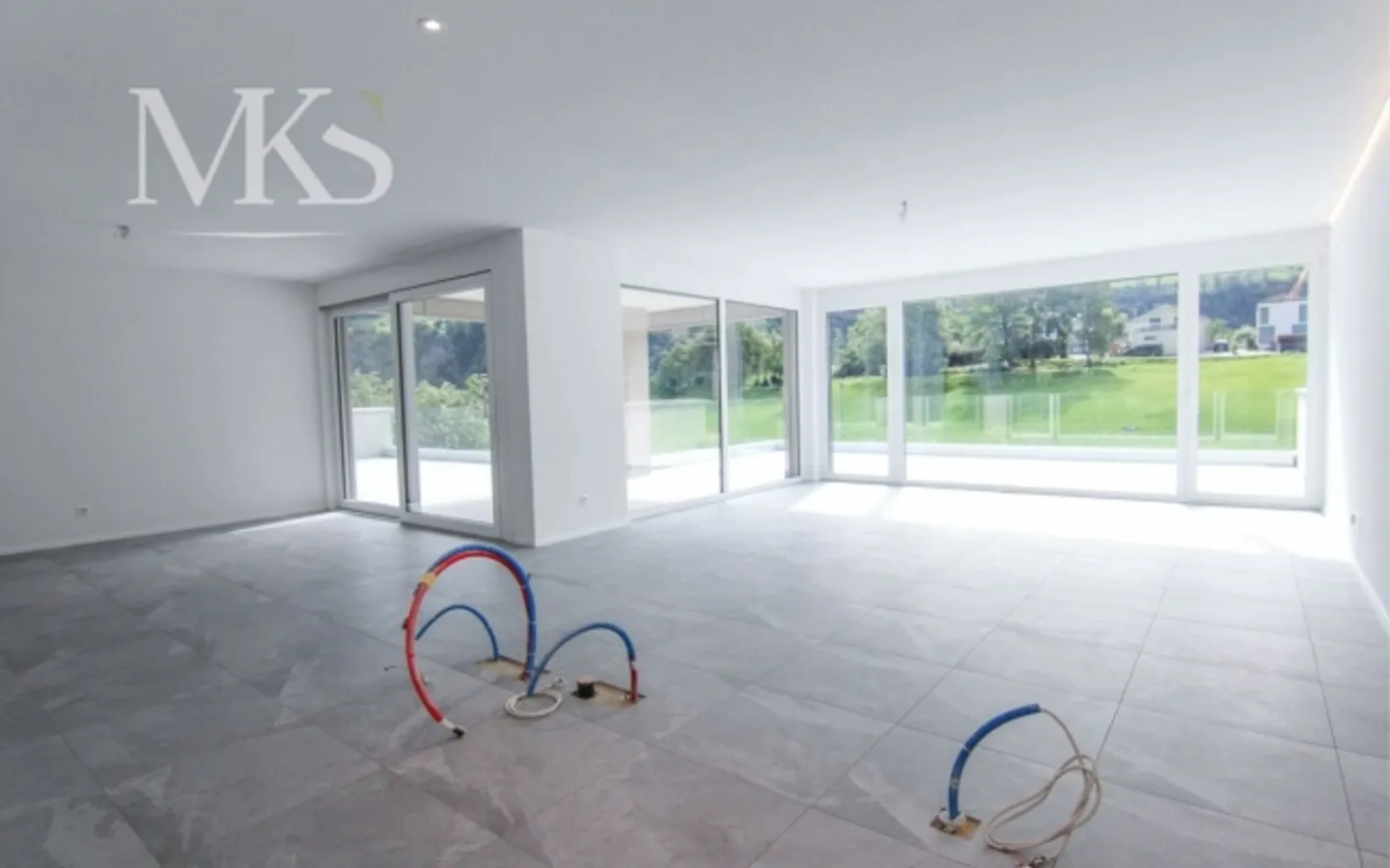 Sun, Peace and Space to Live - 4.5-Room Dream Home on 176 m² - Photo 2 of 16