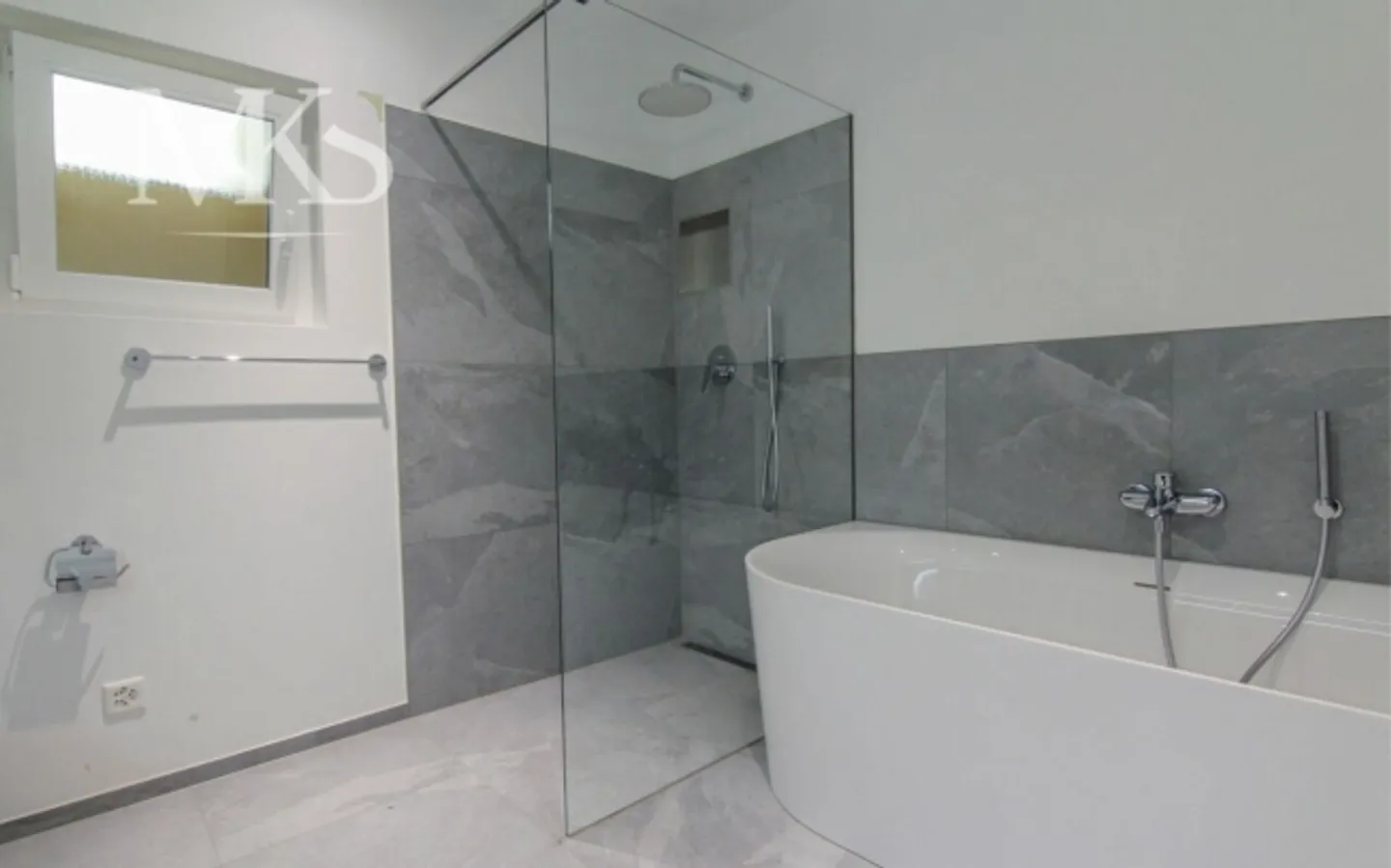 Sun, Peace and Space to Live - 4.5-Room Dream Home on 176 m² - Photo 5 of 16