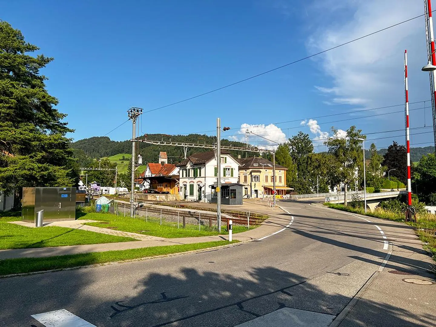 BÄRETSWIL - FANTASTICO APPARTAMENTO MAISONETTE - 2.5 STANZE - Foto 2 di 5