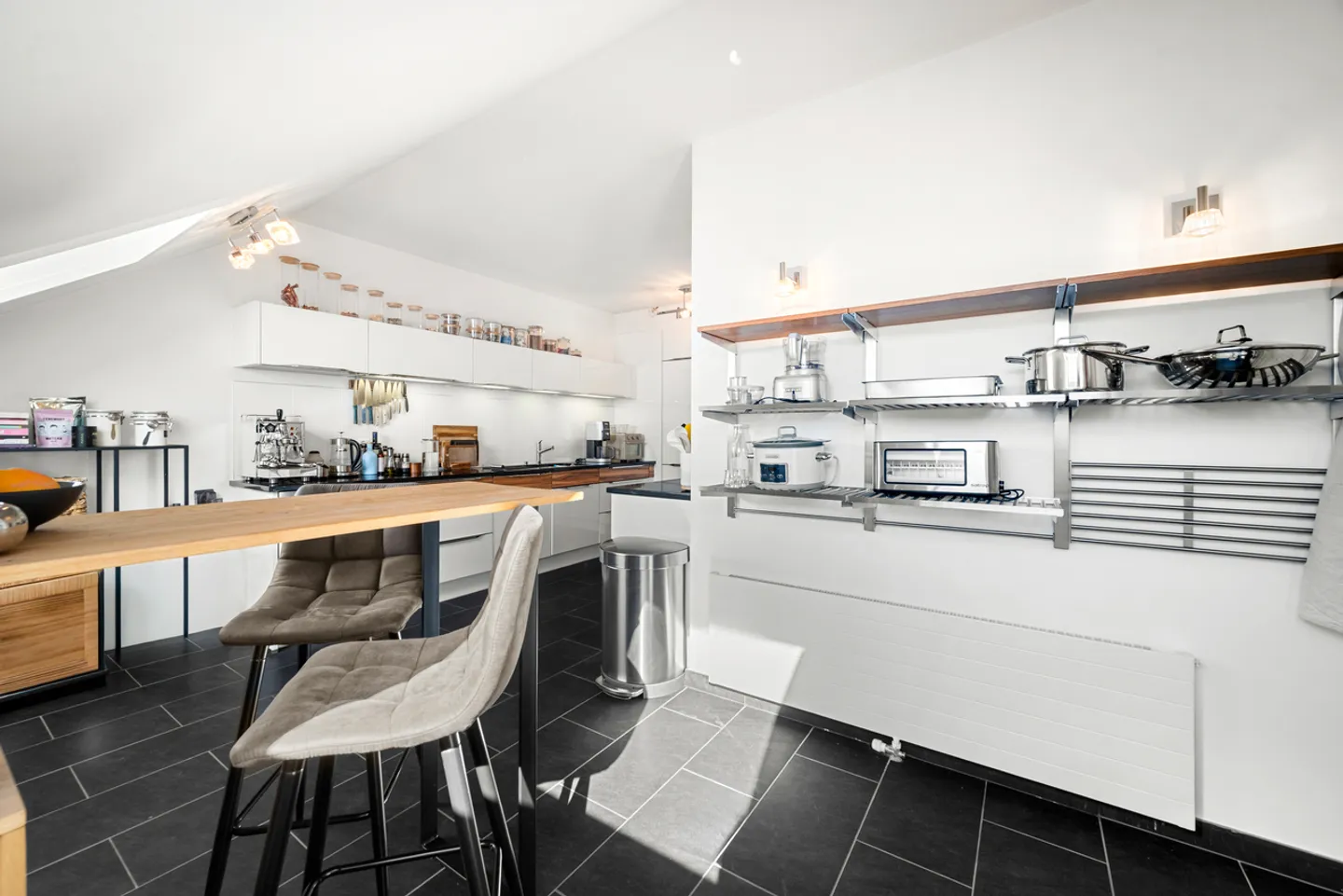 Attique Duplex au Coeur de Genève - Photo 8 sur 24