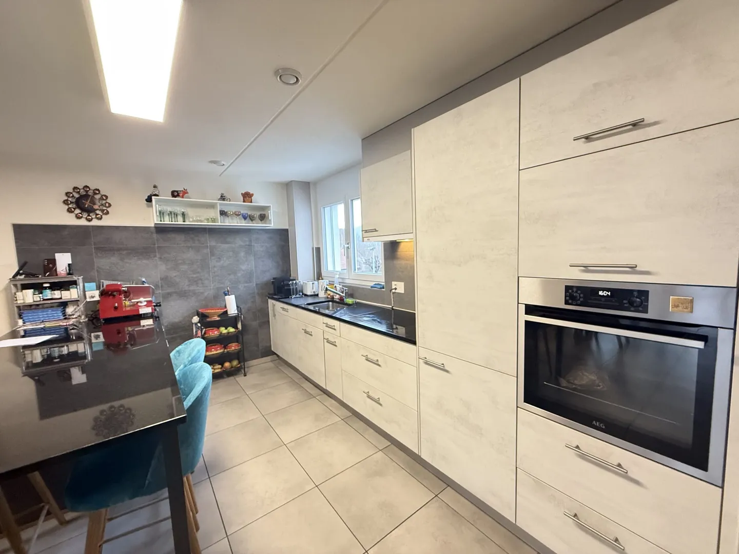 Charming 4.5 Room Apartment - Photo 7 of 13