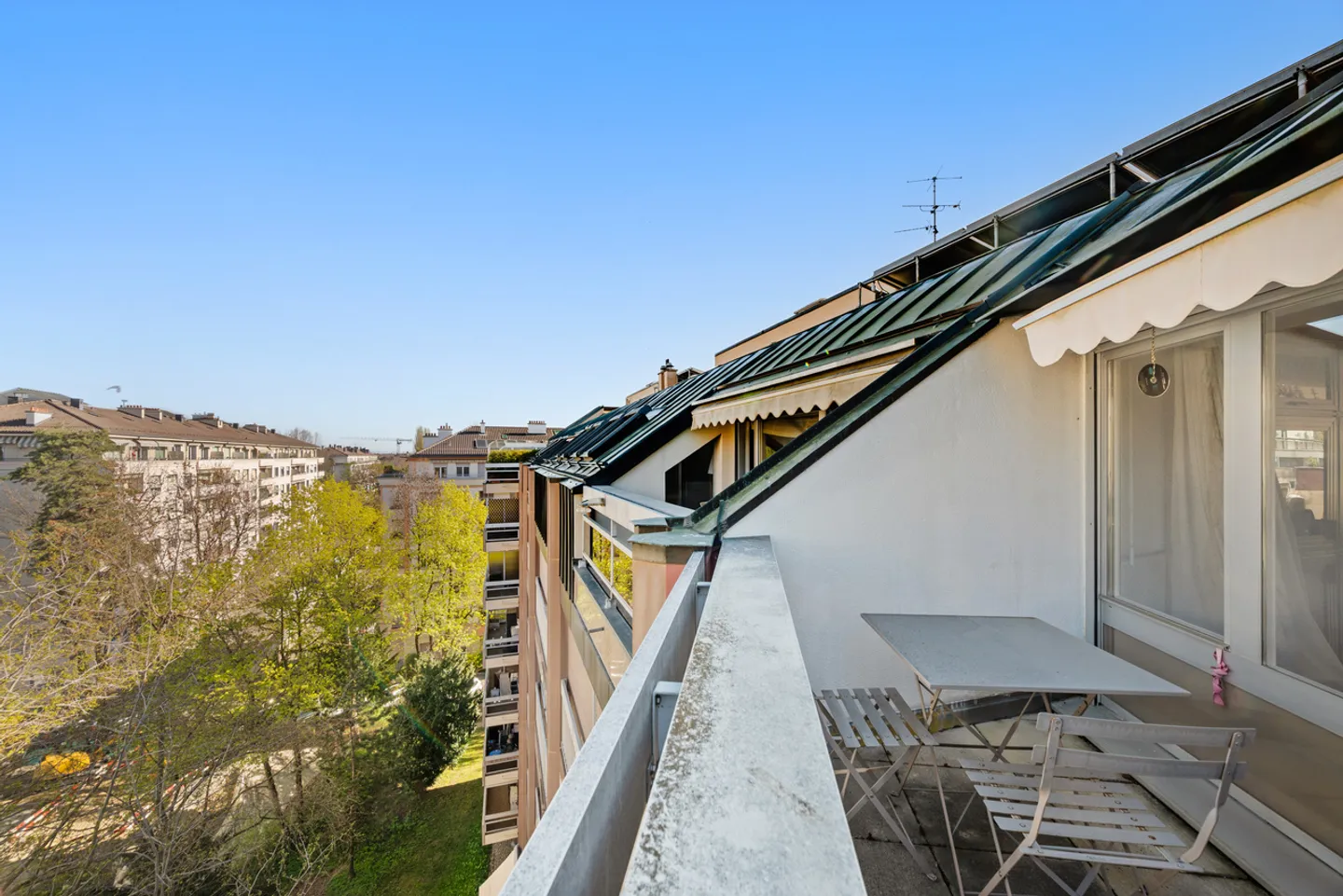 Attique Duplex au Coeur de Genève - Photo 22 sur 24