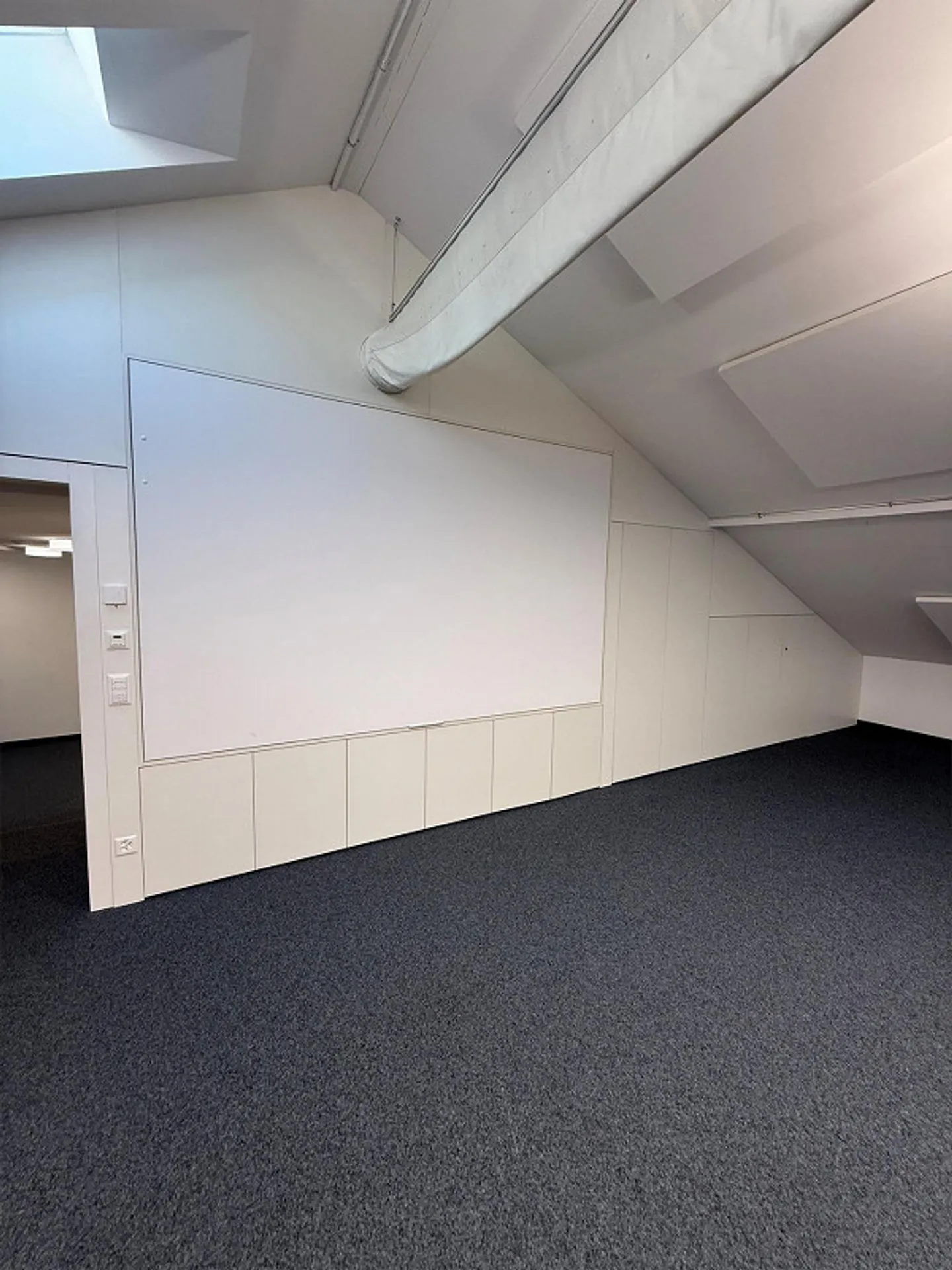 Spazio commerciale in posizione centrale vicino a Lochergut - Foto 3 di 6