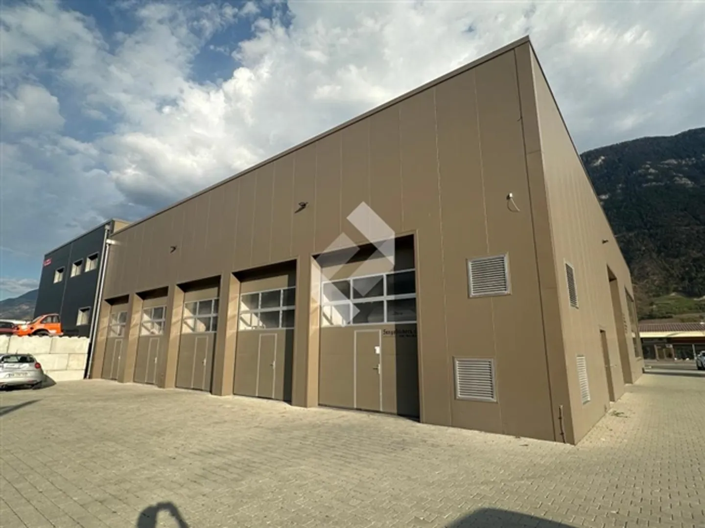 Room on the upper floor in a new hall under construction - Photo 7 of 10