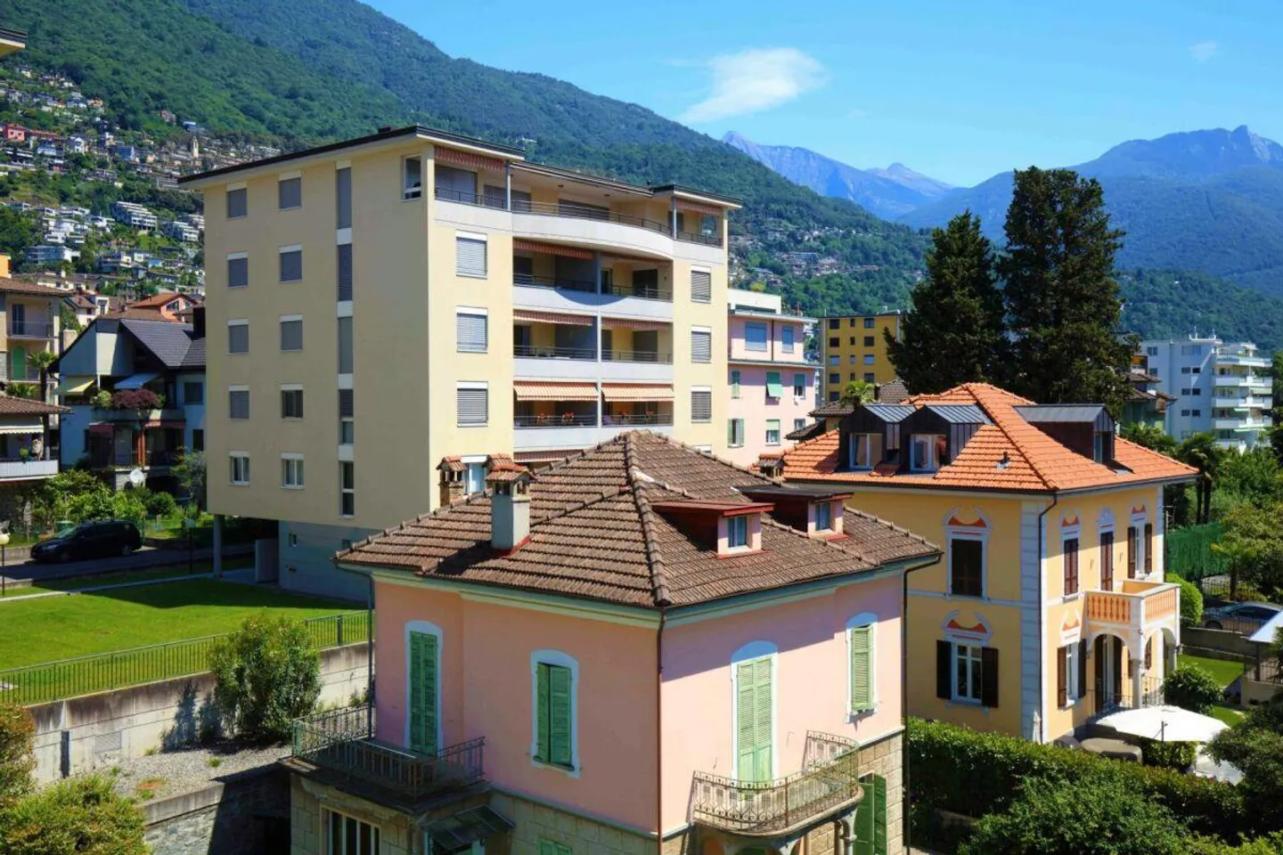 Minusio - Interessante Attico con Vista Lago - Foto 2 di 10