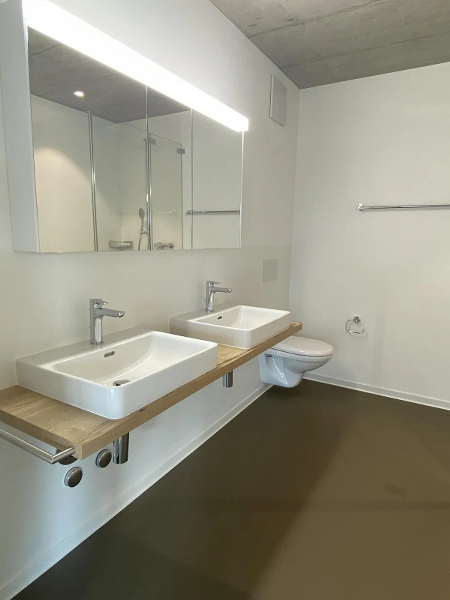 Sole pomeridiano/serale, vista nel verde - Foto 2 di 8