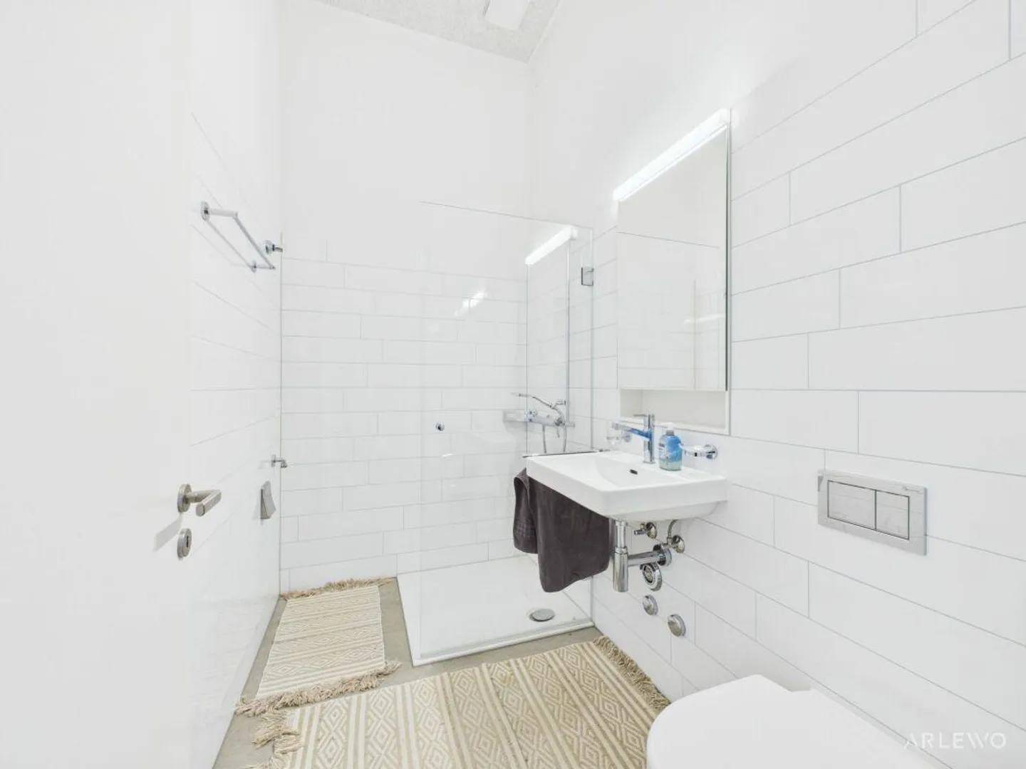 Office space for rent - Photo 7 of 9