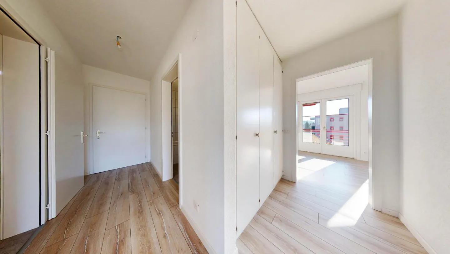 Spacious 4½ room apartment with terraces - Photo 5 of 9