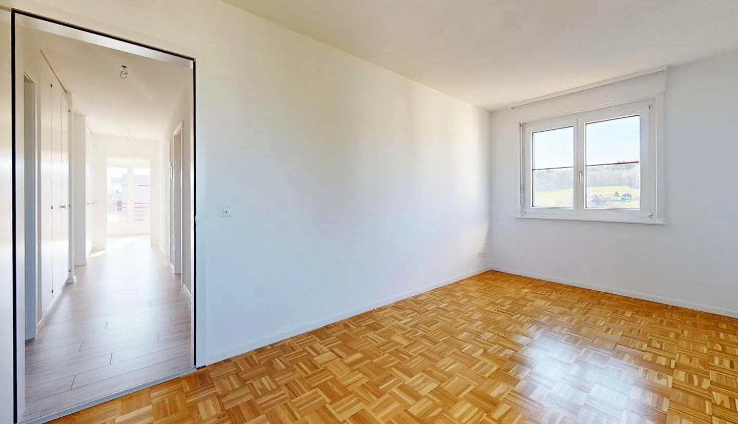 Spacious 4½ room apartment with terraces - Photo 6 of 9