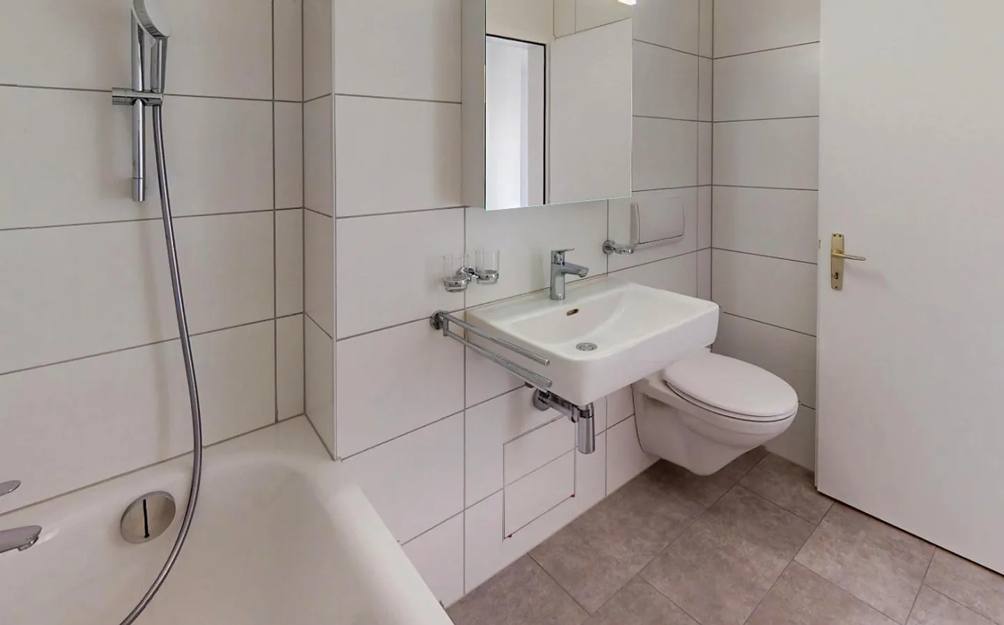 Spacious 4½ room apartment with terraces - Photo 7 of 9