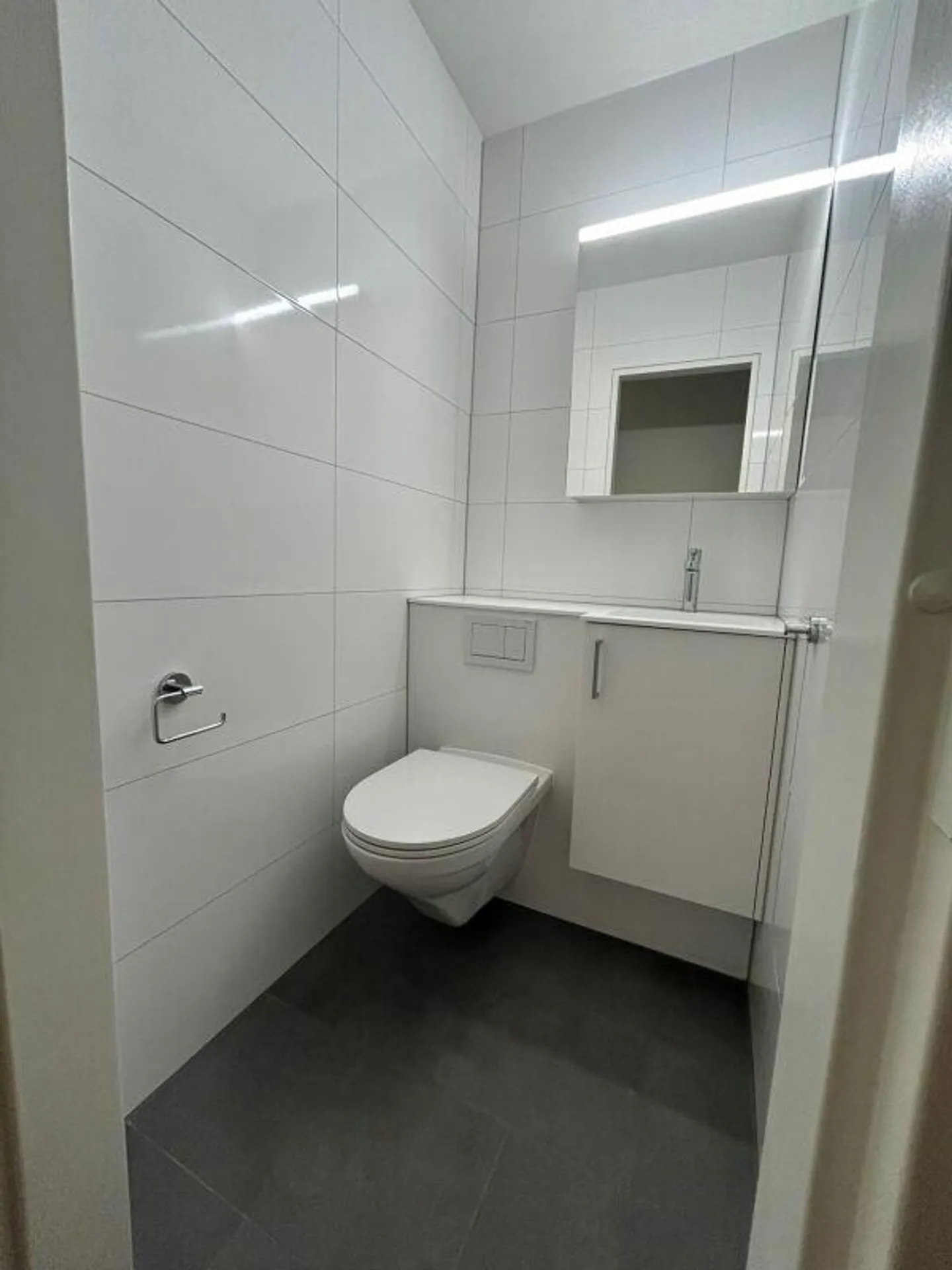 Renovated 4-Room Apartment - Photo 4 of 13