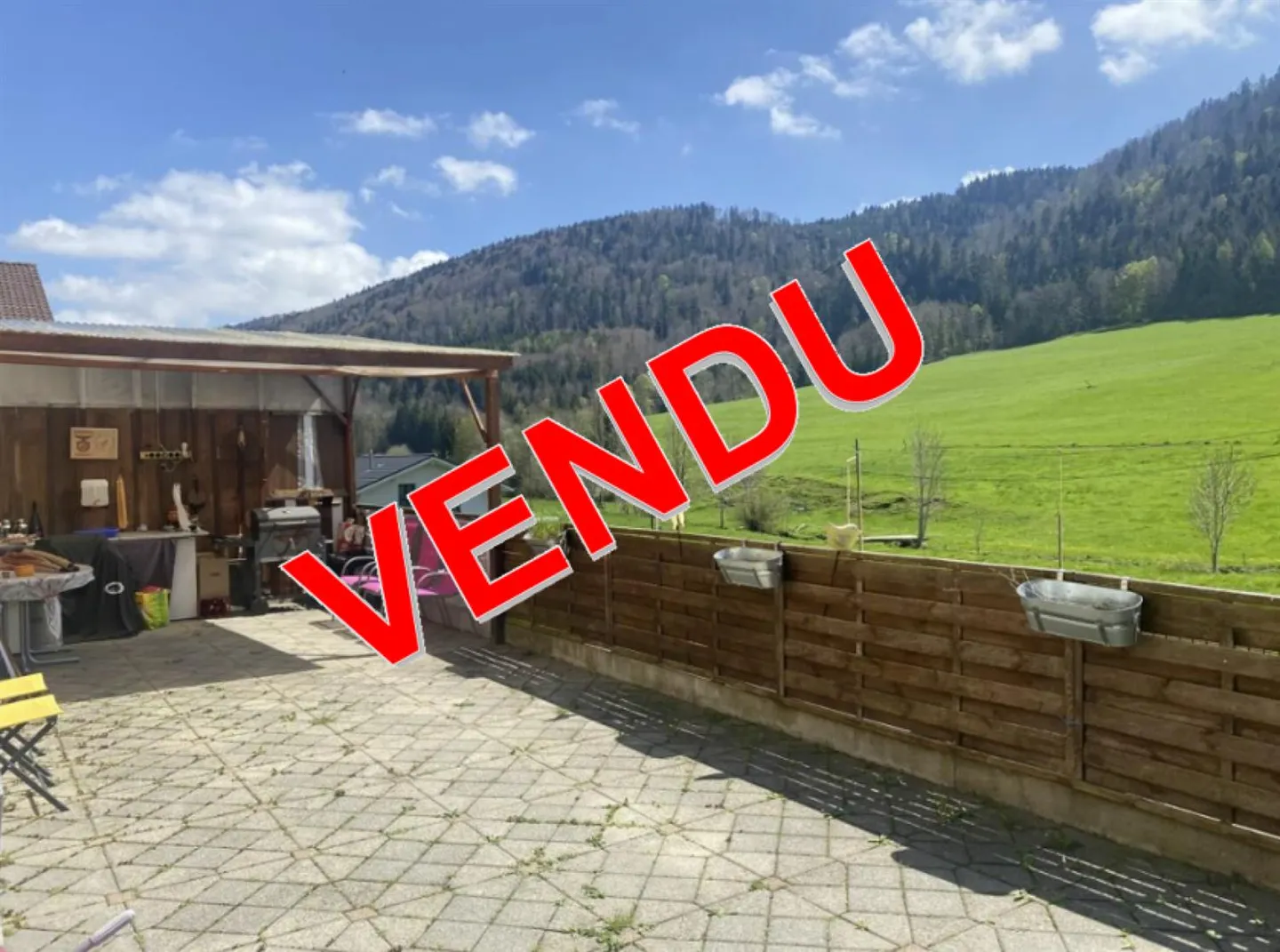 Single house for sale - Photo 1 of 13