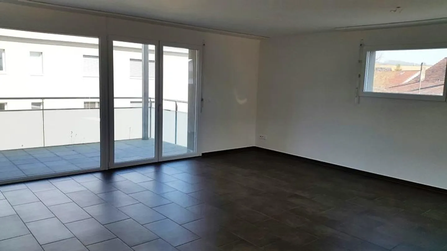 Moderno appartamento di 3,5 stanze con torre di lavaggio privata e balcone - Foto 5 di 7