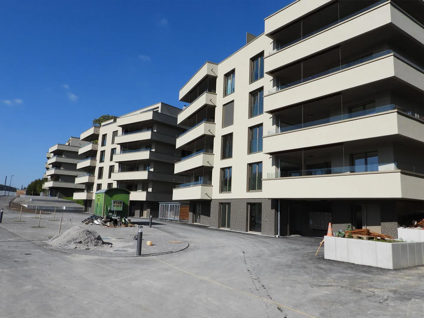 LOCATAIRE RECHERCHÉ - IMMÉDIATEMENT OU SUR RENDEZ-VOUS! - Photo 2 sur 13