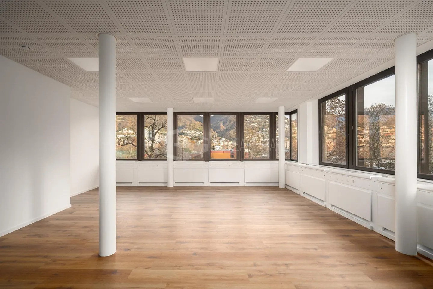 Modernes Büro in Lugano - Foto 1 von 13