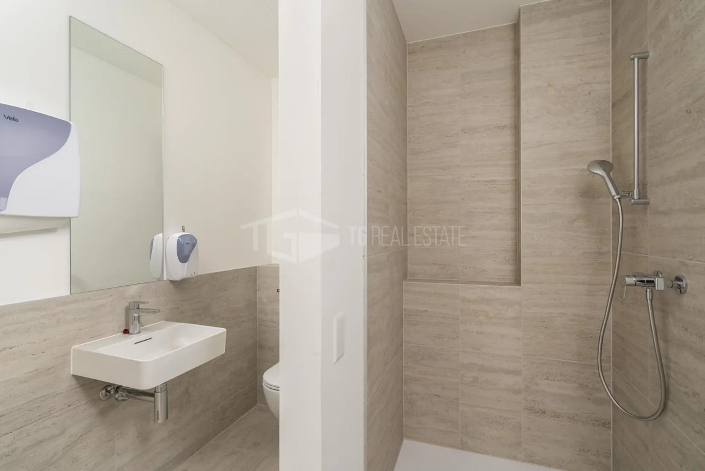 Modernes Büro in Lugano - Foto 3 von 13