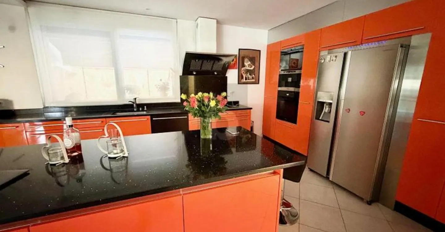 Villa Spacieuse avec Piscine Privée - Photo 4 sur 5