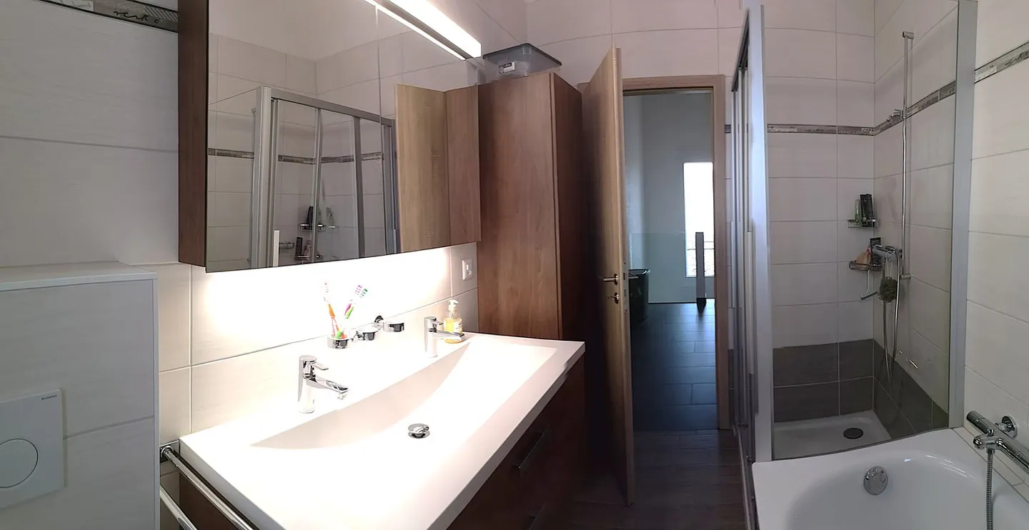 Grande maison bien entretenue de 2016, 6,5 pièces, double garage, terrasse, vue - Photo 25 sur 31