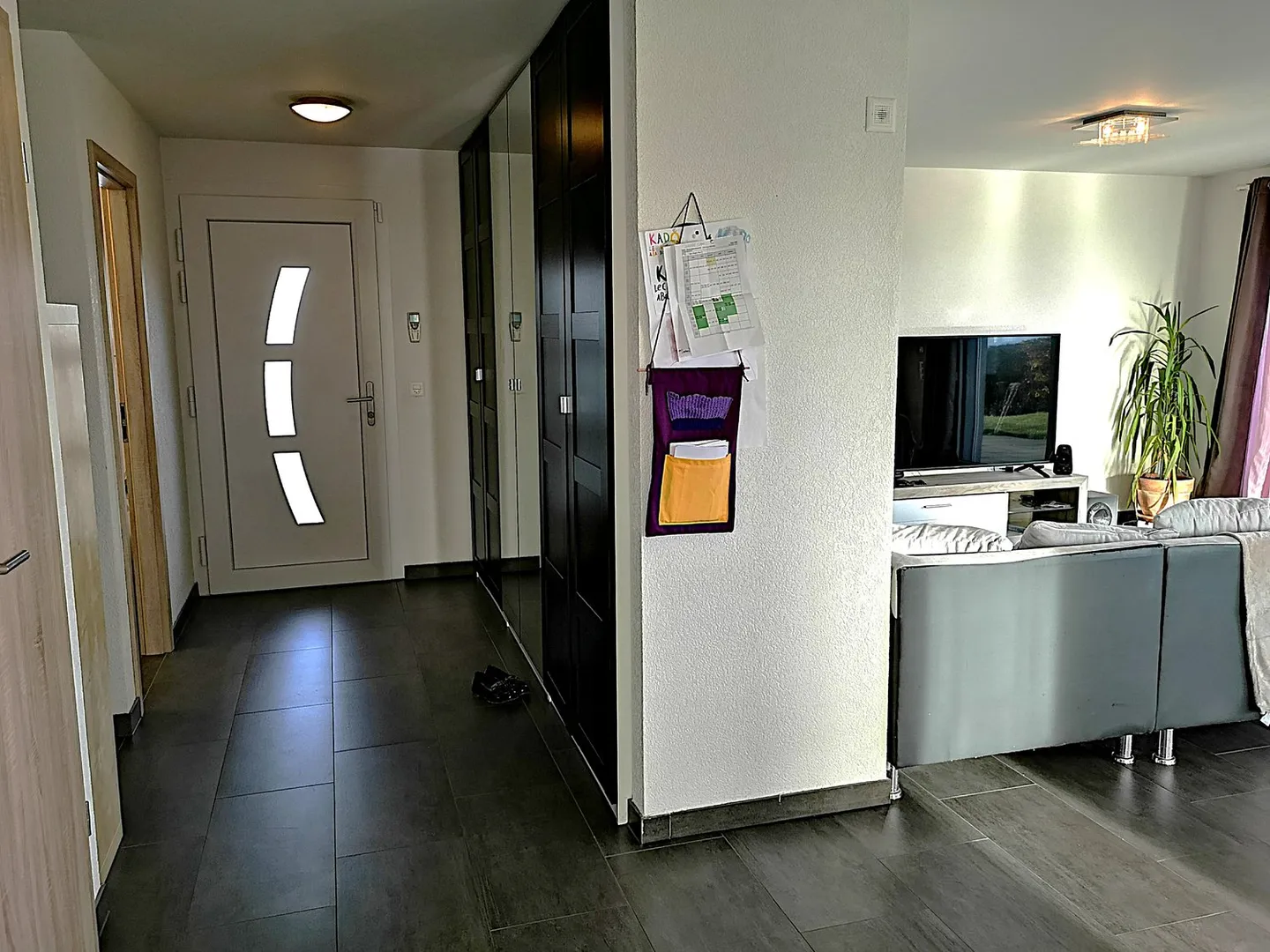 Grande maison bien entretenue de 2016, 6,5 pièces, double garage, terrasse, vue - Photo 9 sur 31