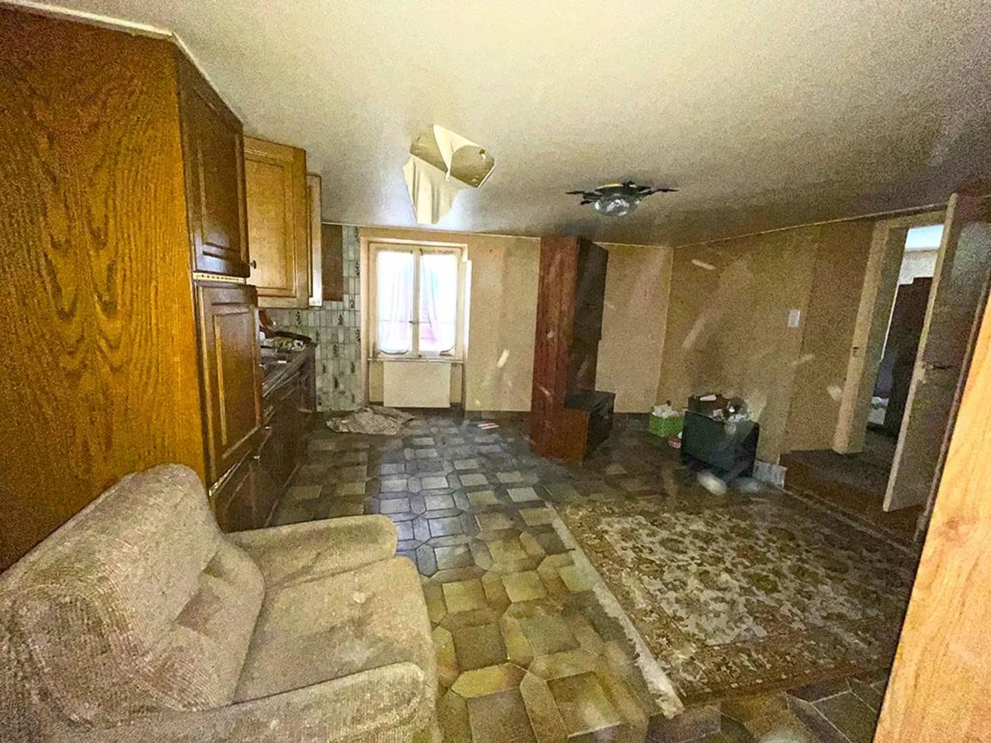 Renovation Potential House - Photo 2 of 5