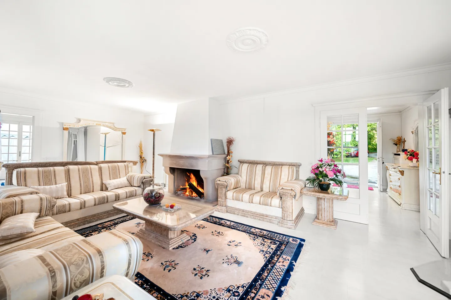 Elegante Casa Familiare con Parco - Foto 7 di 13