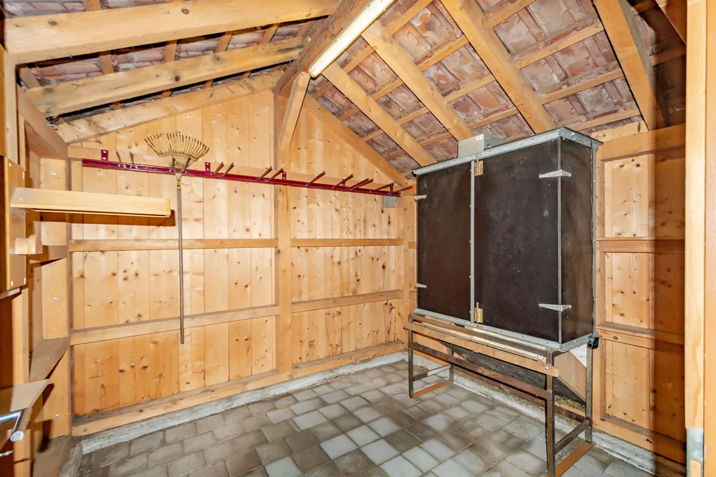 Kompaktes Bauernhaus mit Stall und Schopf - Foto 20 von 23